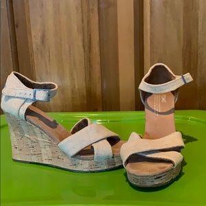 Tom’s Sienna Wedge Sandal